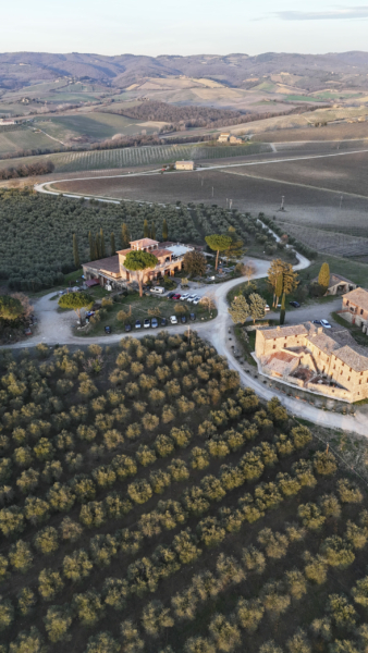 Villa trasqua nel Chianti Classico, vista dall'alto per tannina